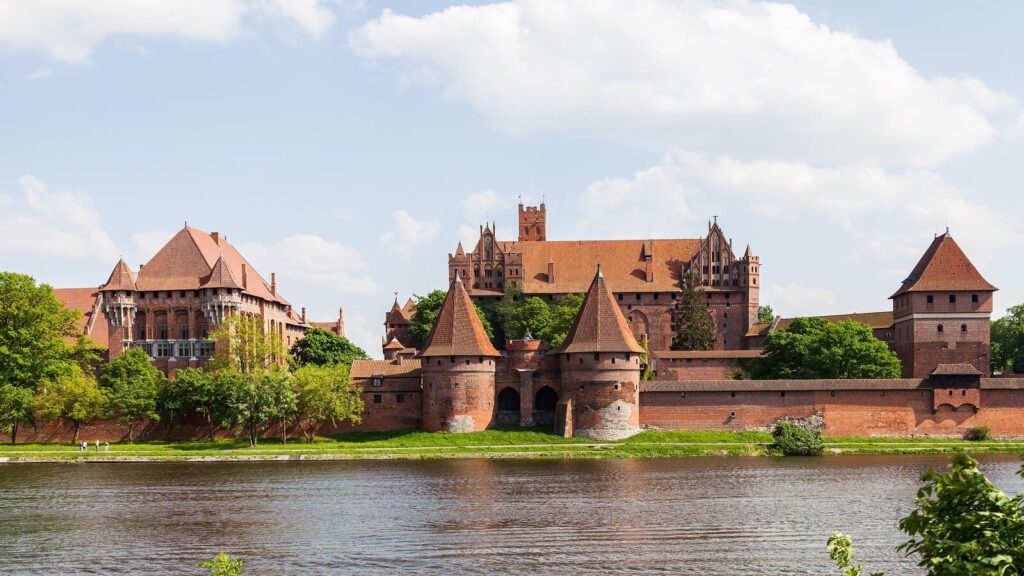Olsztyn – Frombork – Mikoszewo – Malbork